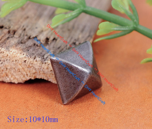 Borchie rivetto piramide punta